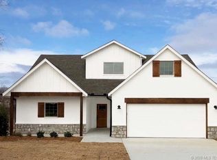 8437 Spring Creek Ct, Claremore, OK 74019