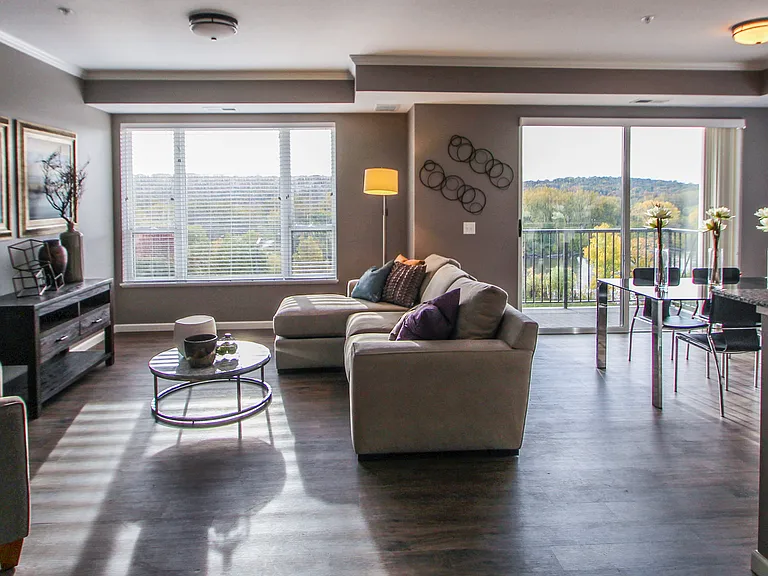 Victoria Park and V2 Apartments — Photo 30