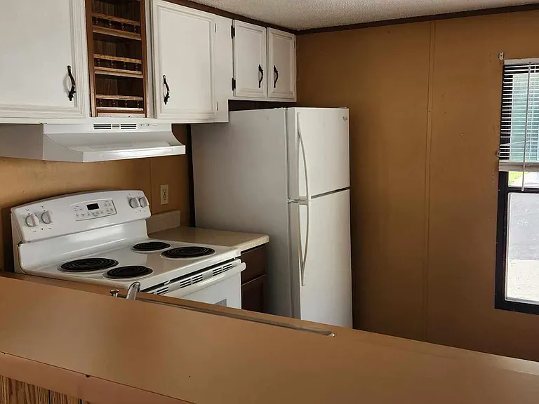 7 Otis Ln — Photo 4