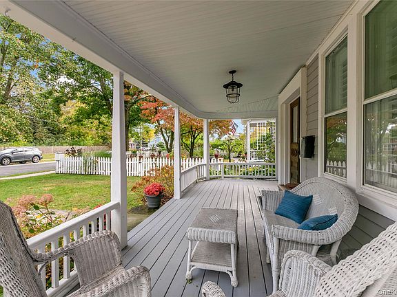 4th image of 8 Hamilton Avenue