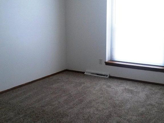 4th image of 734 Fairwood Dr APT 4
