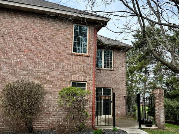 1423 Hunter Hill Rd, Hudson, WI 54016