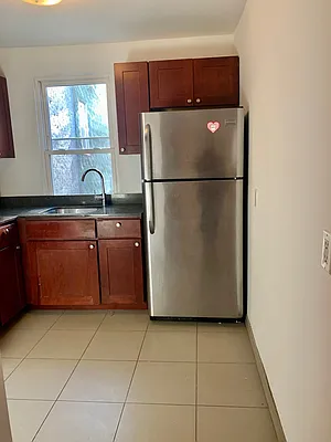 Rented by Select Real Estate | media 15