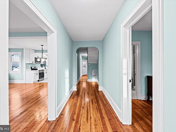 4th image of 131 3rd St