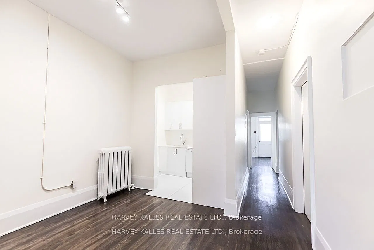 1476 Queen St W — Photo 3