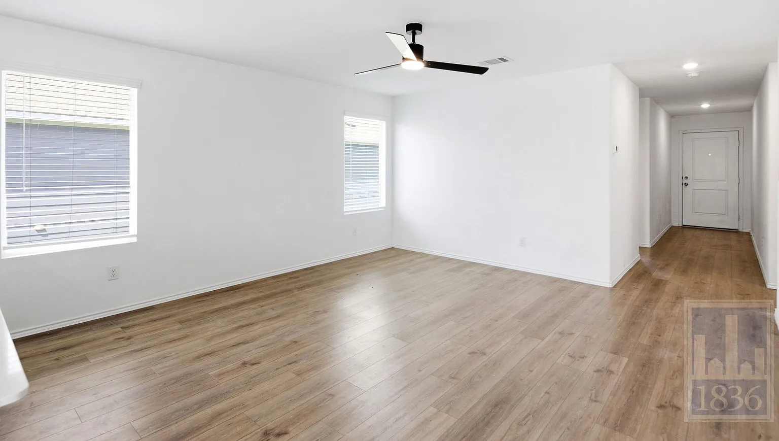 3 bed, 2.0 bath, 1260 sqft, $1,635 — Photo 2