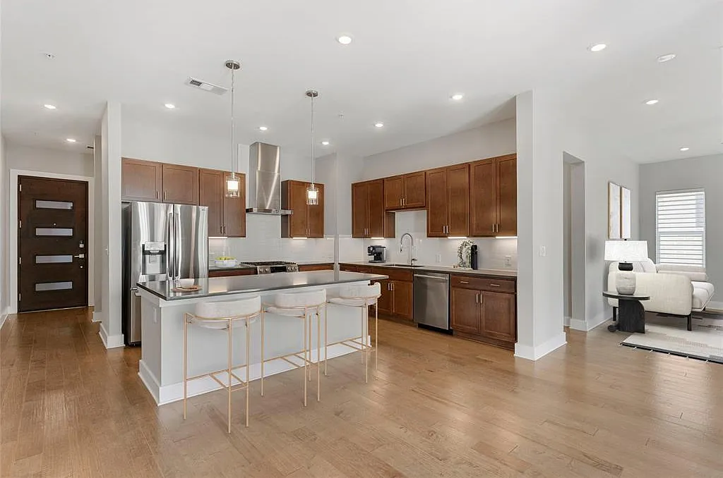2 bed, 2.0 bath, 1356 sqft, $3,500 — Photo 1