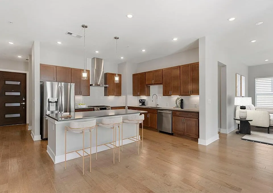 4501 Jackson Ave #5304
