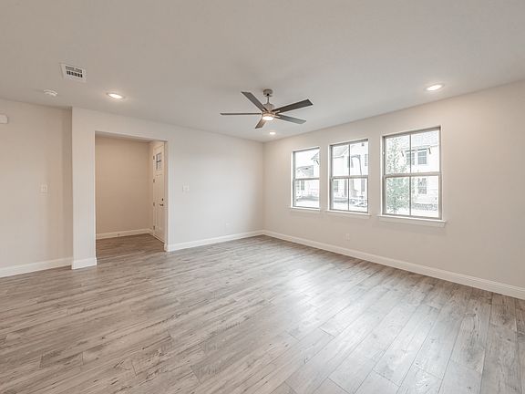 5th image of 9709 Thorncrown Ln