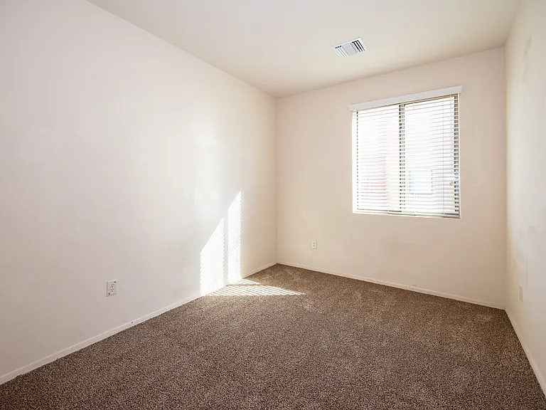 2390 E Blue Diamond Dr — Photo 14