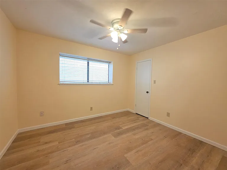 618 S Frazier St #B — Photo 7