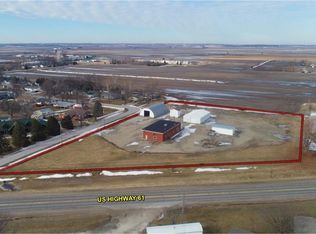 00101 Surrey Dr, Wapello, IA 52653