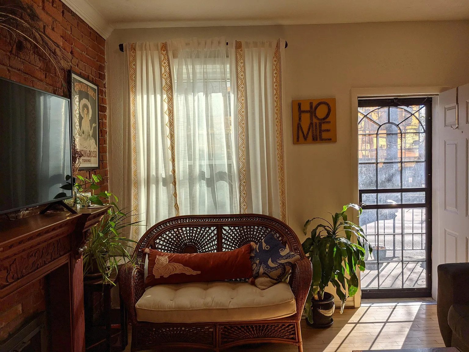 2 bed, 1247 sqft, $2,500 — Photo 1