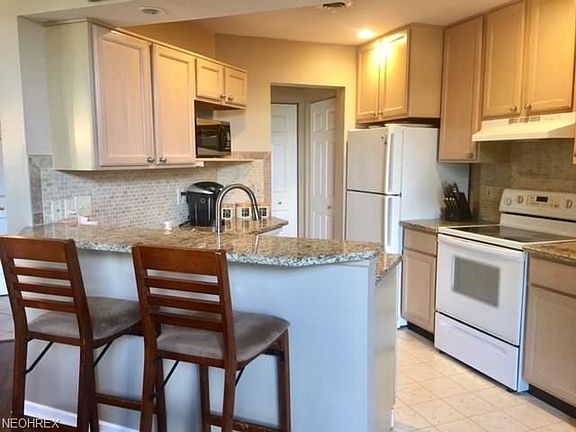 3rd image of 271 N Bayshore Dr