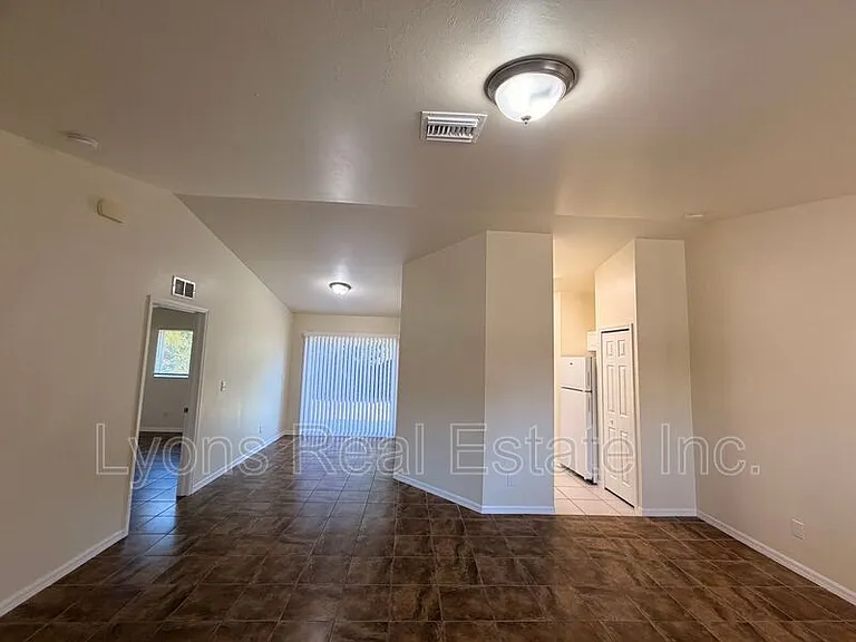 764 Gallo Ave S — Photo 7