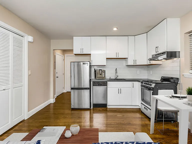 2385 Folsom — Photo 1