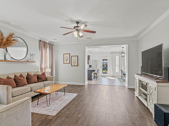 4th image of 36451 Dutchtown Gardens Ave