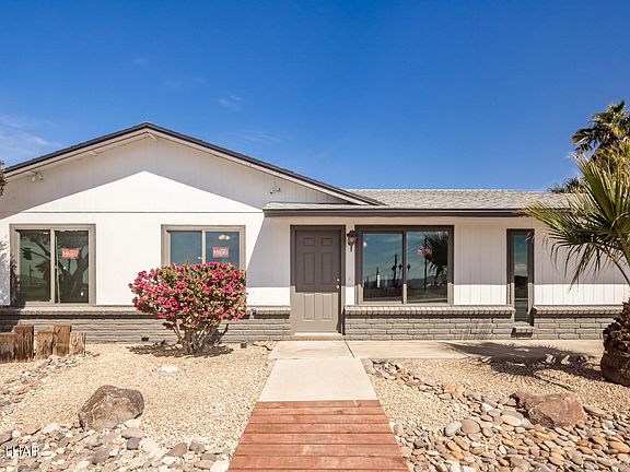 3rd image of 340 Acoma Blvd N
