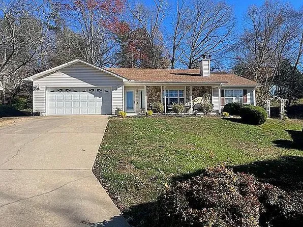 161 Cove Xing, Franklin, NC 28734