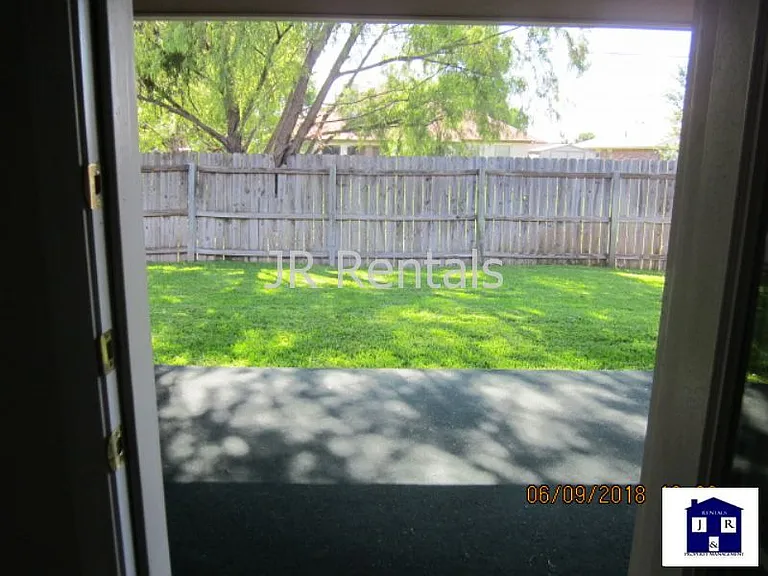 1906 Flagstaff Dr — Photo 48