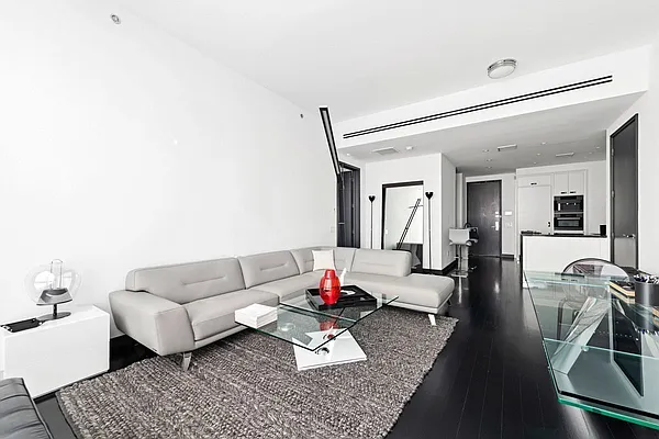 Rented by R New York | media 14