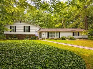 36 Cascade Dr, Chagrin Falls, OH 44022