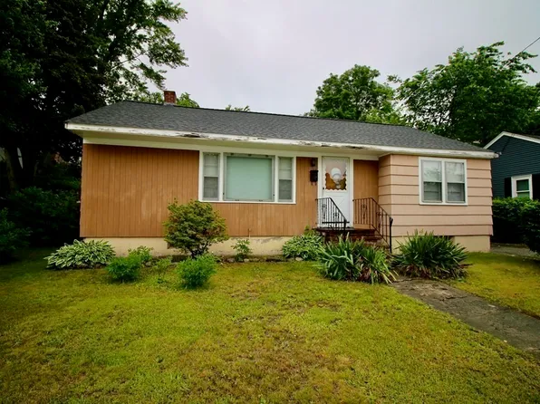 33 Willard St, Lowell, MA 01850