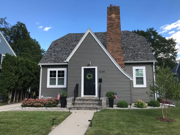 1305 Chestnut St, Grand Forks, ND 58201