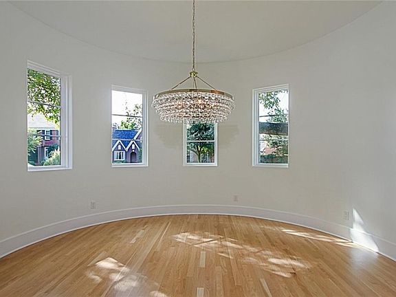 3rd image of 3408 Stanford Ave