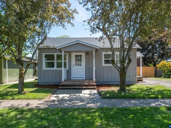 785 F St, Independence, OR 97351