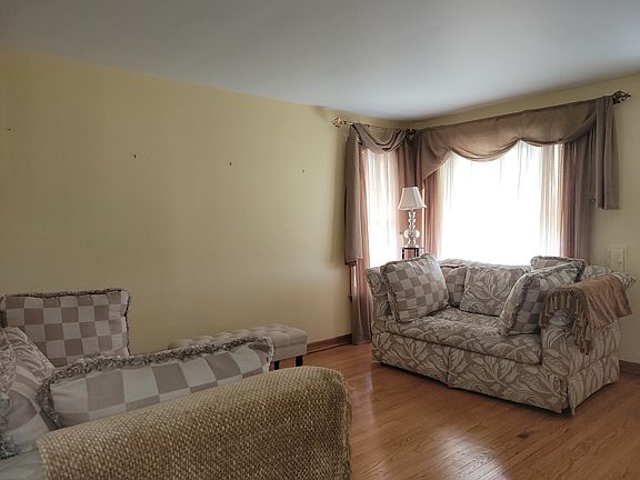 2nd image of 1117 32nd Ave