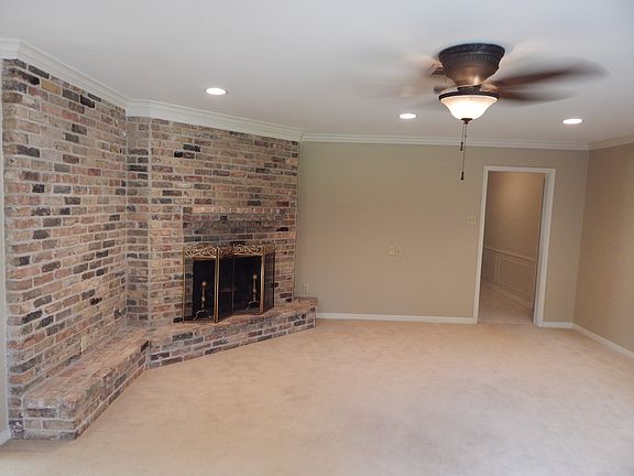 Family Room Photo 2