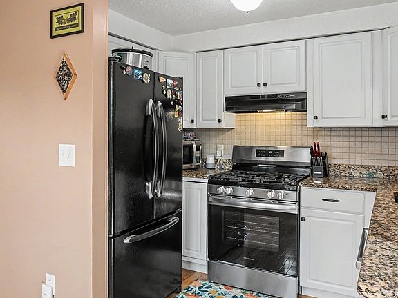 5th image of 6 Killian Dr Unit 17