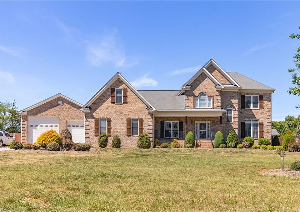 1st image of 8204 Brotherstwo Rd