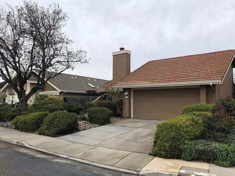 1186 Spruance St — Photo 3