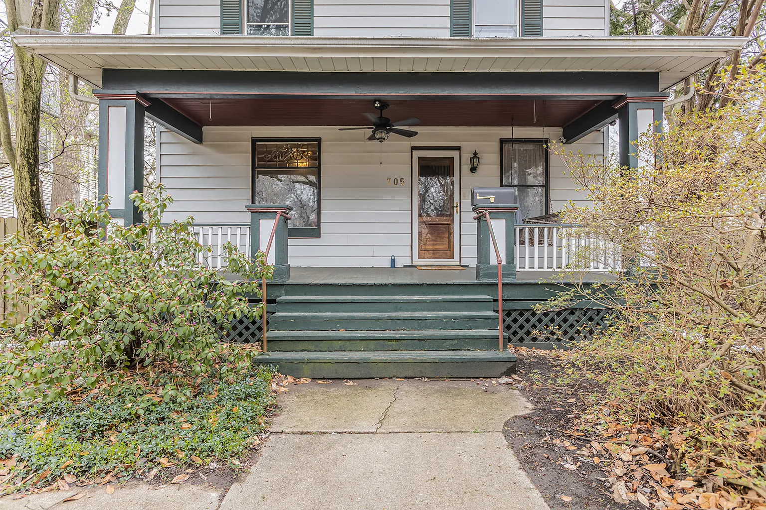 705 W Illinois St photo 1