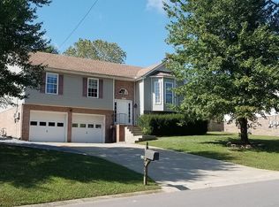 2636 Elkmont Dr, Clarksville, TN 37040