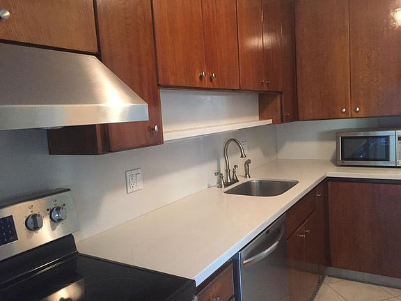 5th image of 801 N Humboldt St APT 312