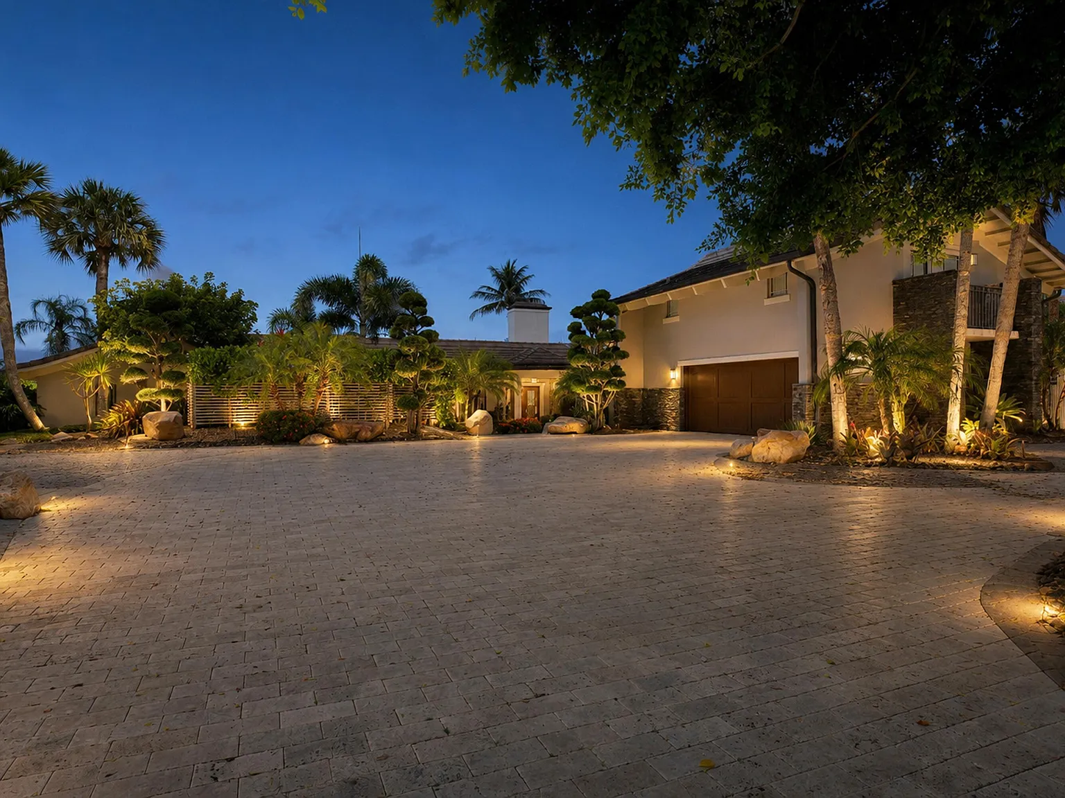 4 bed, 4.0 bath, 6056 sqft, $60,000 — Photo 3