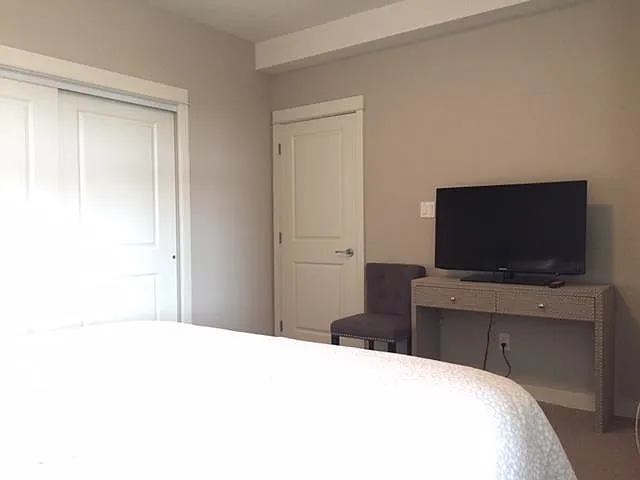 5055 Springs Blvd #102 — Photo 9
