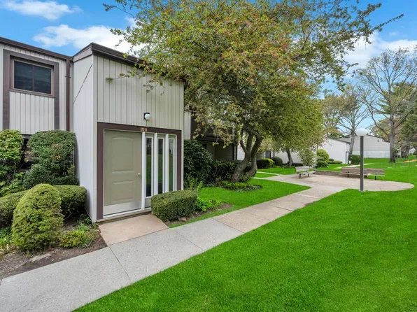 73 Richmond Boulevard #4B, Ronkonkoma, NY 11779