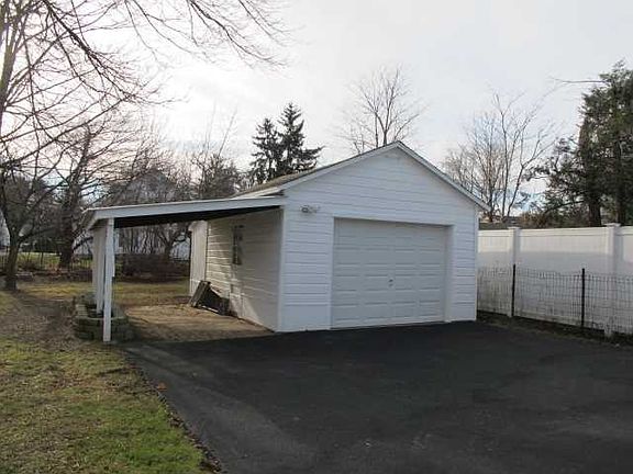 4th image of 16 Kirchner Ave