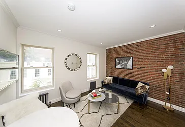 Rented by R New York