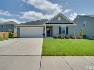 314 Willow Grove Ln, Fuquay Varina, NC 27526