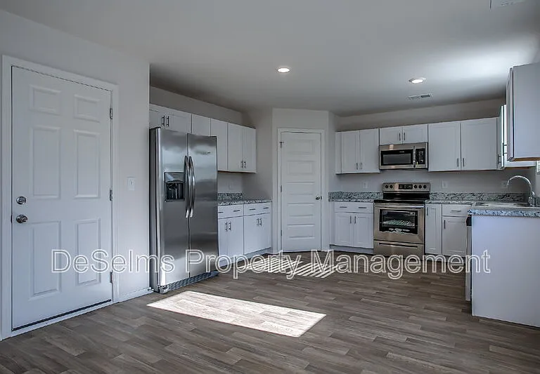 2206 Yearling Dr — Photo 10