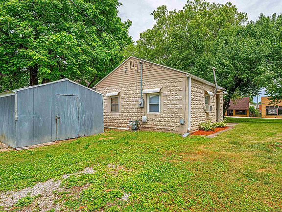 3rd image of 2219 S 6th St