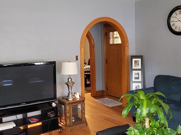 4th image of 5255 W Wrightwood Ave