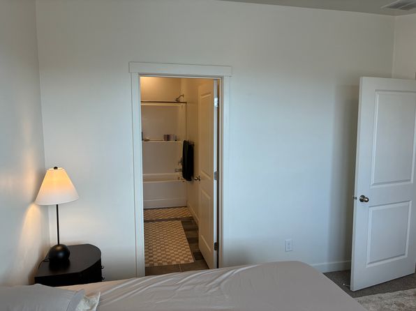 447 S Willow Leaf Rd