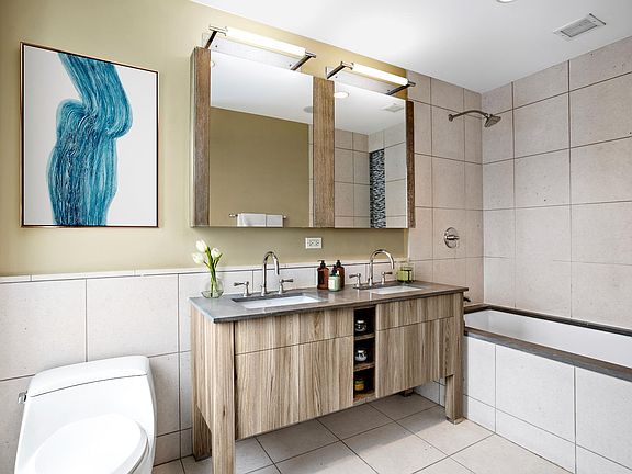 4th image of 350 W 42nd St APT 60G