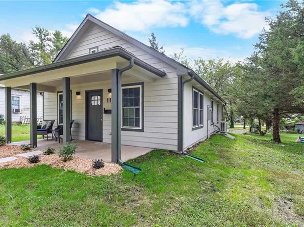 1117 Walnut Ave, Osawatomie, KS 66064